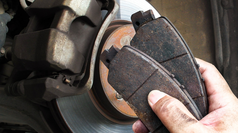 What are the differences between ceramic and semi-metallic brake pads?