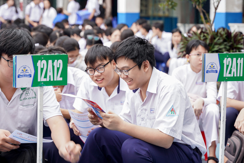 Học sinh lớp 12 đang chuẩn bị vào cao điểm các kỳ thi.