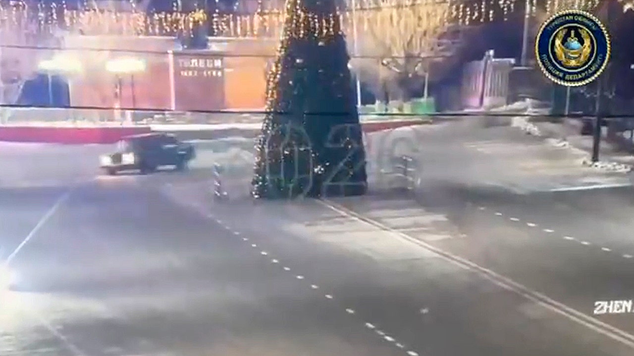 Late-night joyride ends in disaster as driver smashes into towering Christmas tree on camera<br><br>