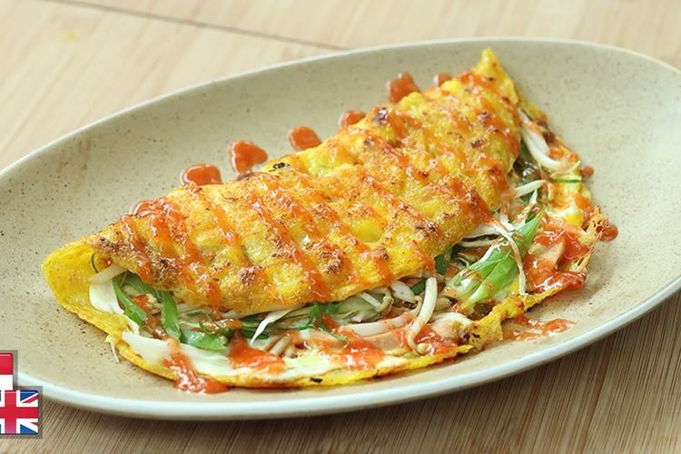 Jadi andalan saat lapar mendadak: Telur dadar krispi renyah di pinggir, lembut di tengah, dengan sau
