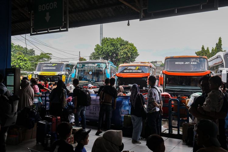 Puncak Arus Balik Tahun Baru 2026: Bus Andini Siap Beroperasi Sampai Subuh di Terminal Kampung Rambu