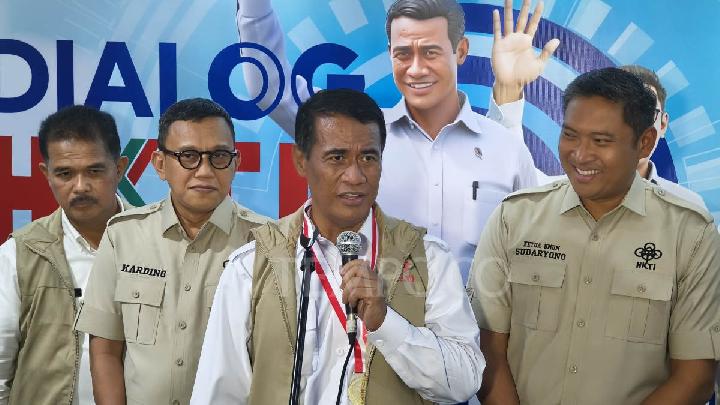 Amran Sulaiman Perluas Lahan Tebu 100 Ribu Hektare