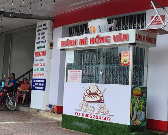Nhiều người nhập viện sau ăn bánh mì tại tiệm bánh mì ở Quảng Ngãi