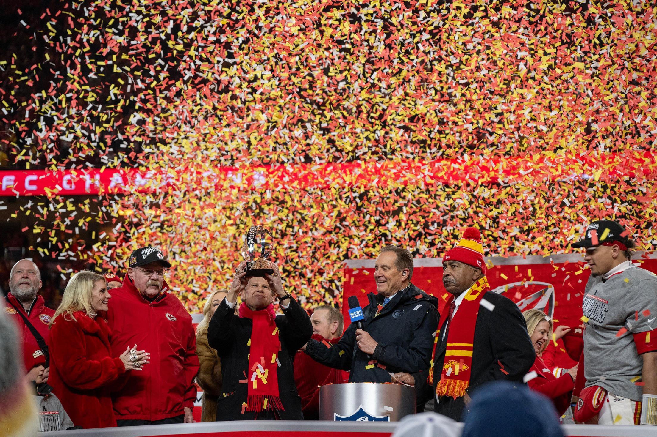 How much are the Hunts worth? All about the family moving the Chiefs to ...