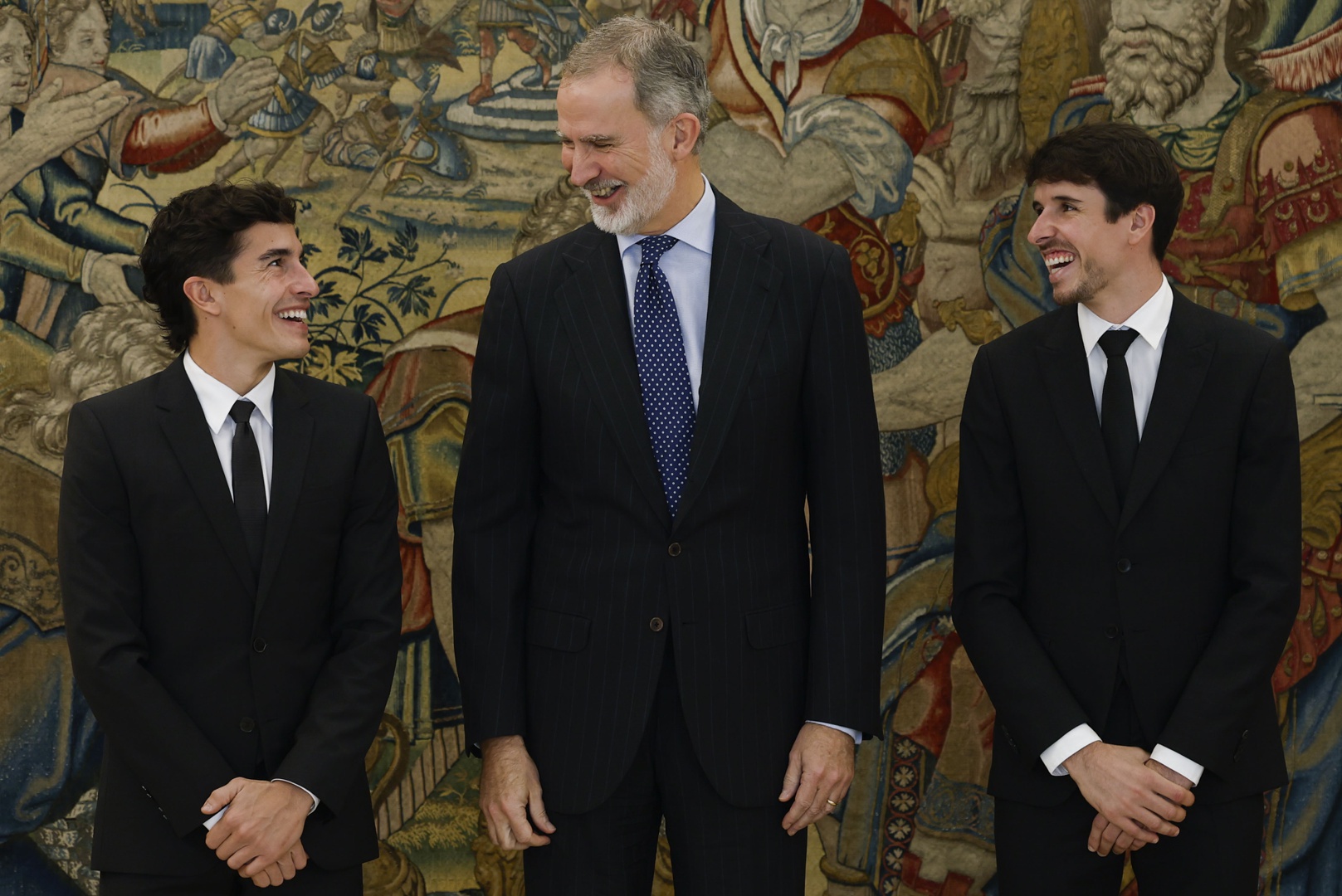 El rey Felipe VI recibe en audiencia en la Zarzuela a los hermanos Márquez