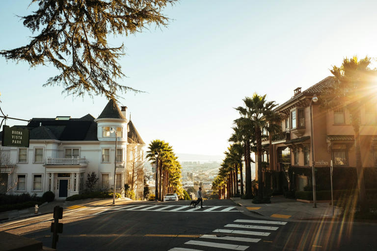 Can you get OAS while living outside Canada? Rules for expats