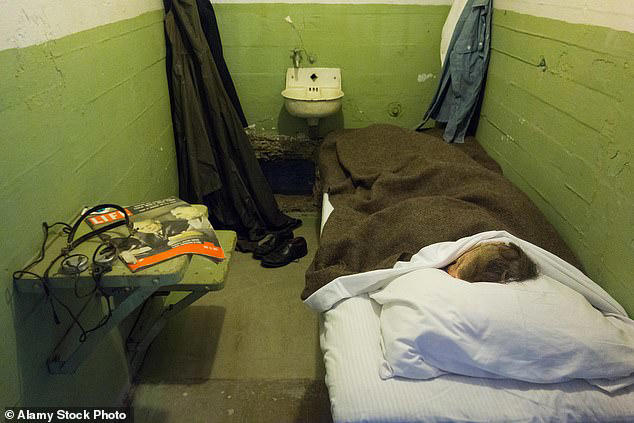 Hidden Alcatraz flaw that allowed greatest ever prison break is finally ...