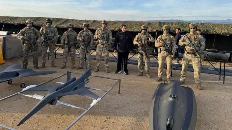 Ο Σπύρος Πανόπουλος παρουσίασε εξελιγμένα όπλα «Made in Hellas»