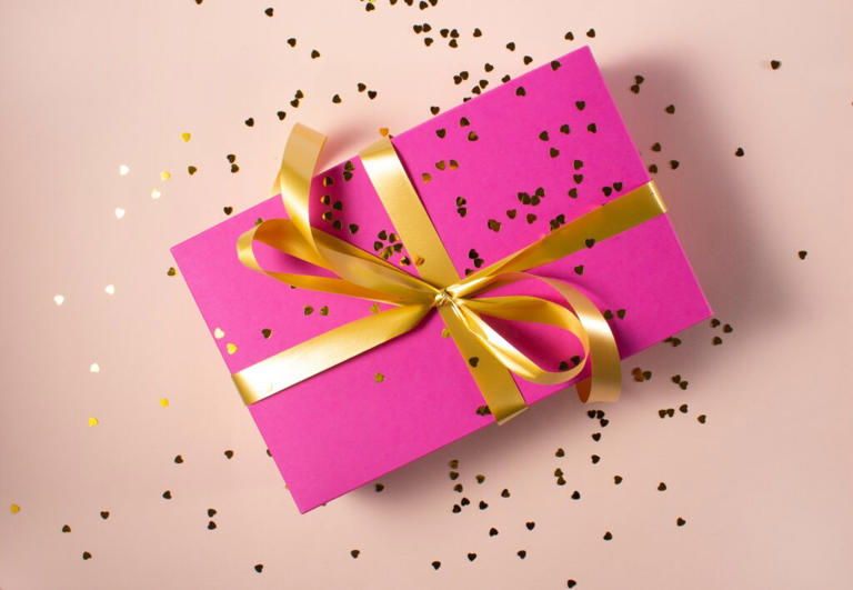 Holiday gift card intent remains strong as shoppers look to manage ...