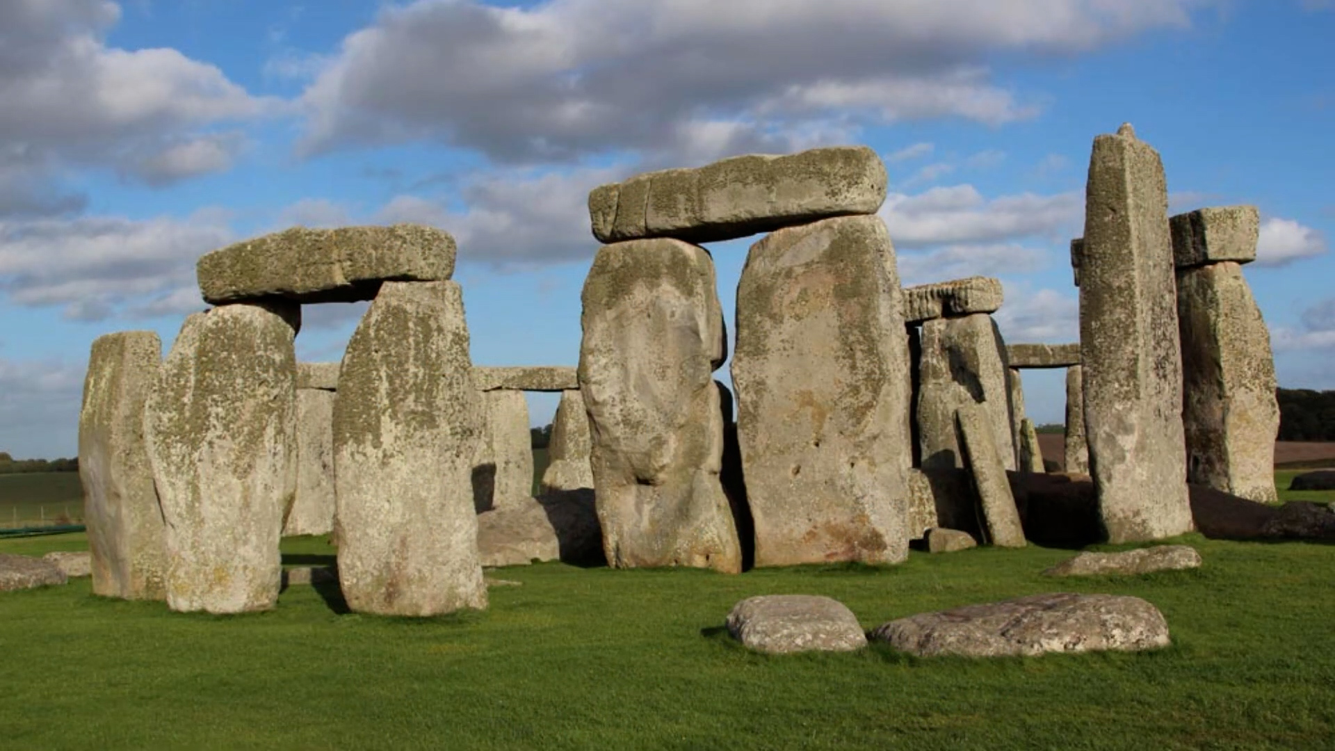 5,000 year mystery: Did giants build Stonehenge or did ancient ...