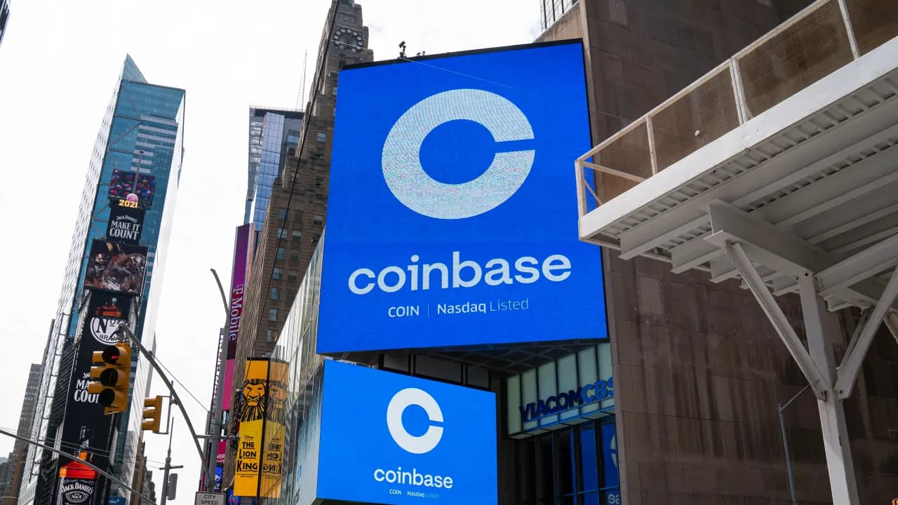 Coinbase taps Chainlink to secure $7 billion portfolio of wrapped assets  amid DEX trading expansion