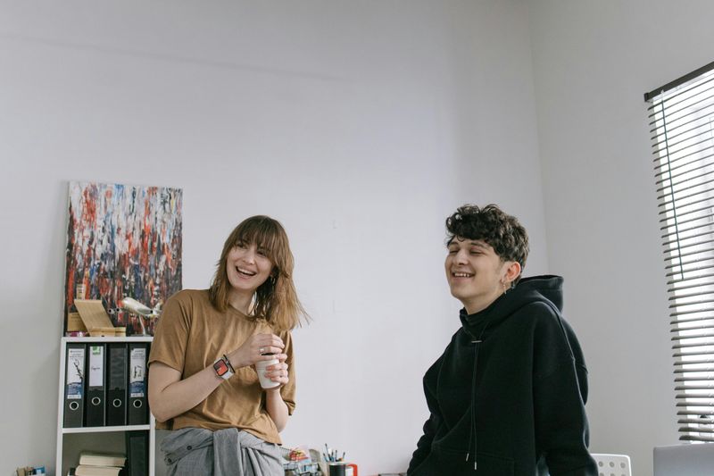 9 subtle behaviors people show when you secretly intimidate them