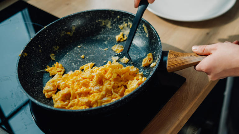 This is hands-down the worst method of cooking scrambled eggs