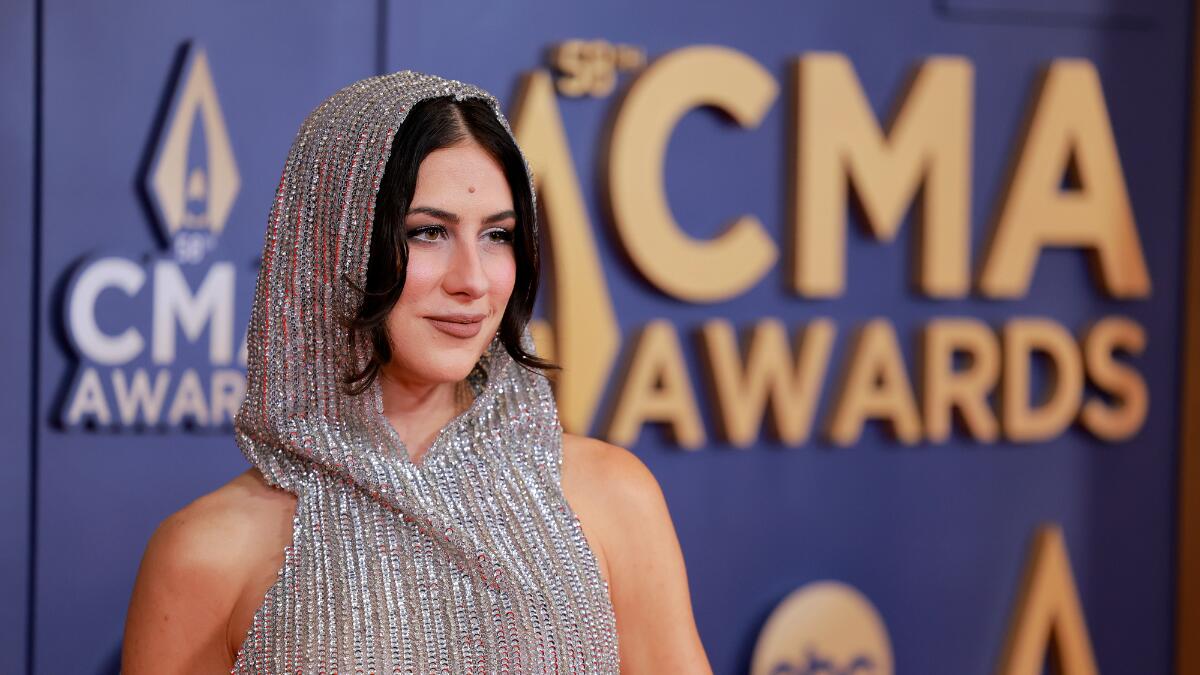 Country artist Kassi Ashton marries husband in romantic, intimate wedding