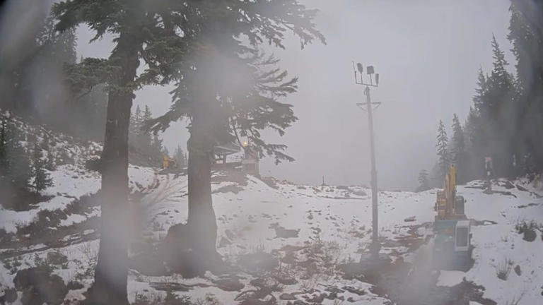 Summit at Snoqualmie ski slopes bare after WA's atmospheric river storms
