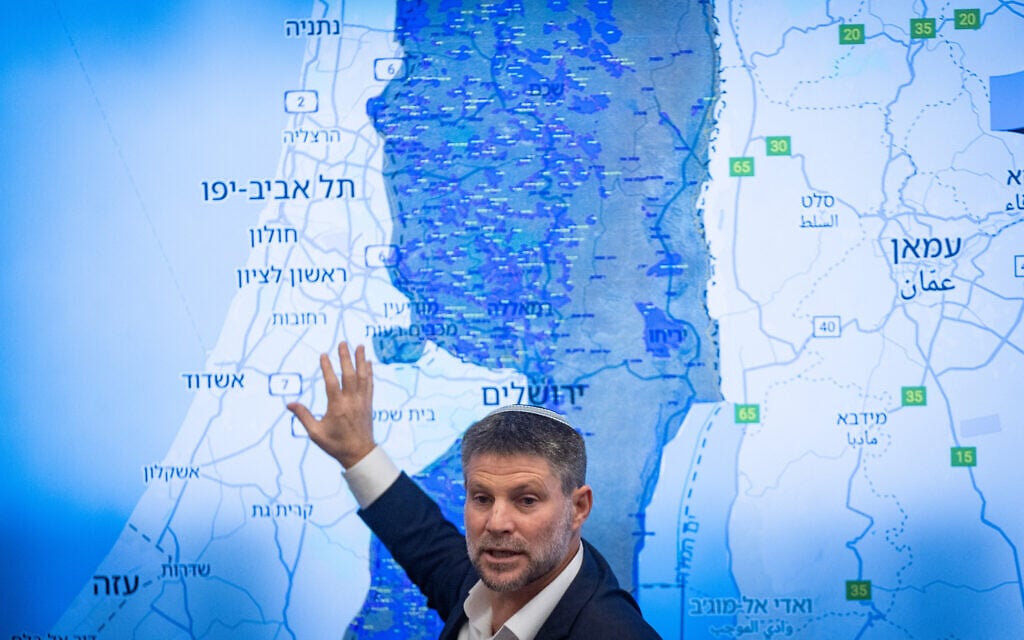Israel acts to ease Palestinian banking crisis it helped create, but is it moving too late?