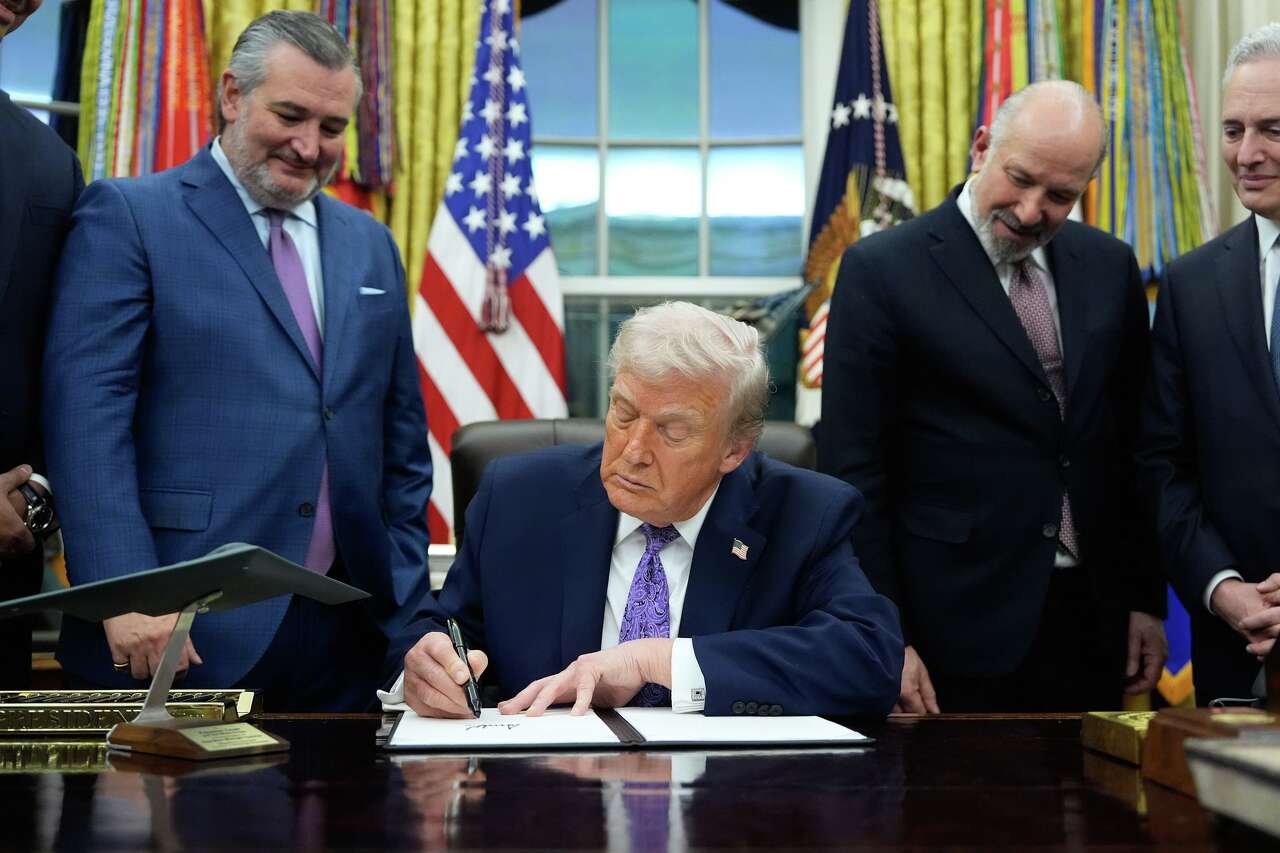Trump signs AI executive order to upend state laws. California has the ...