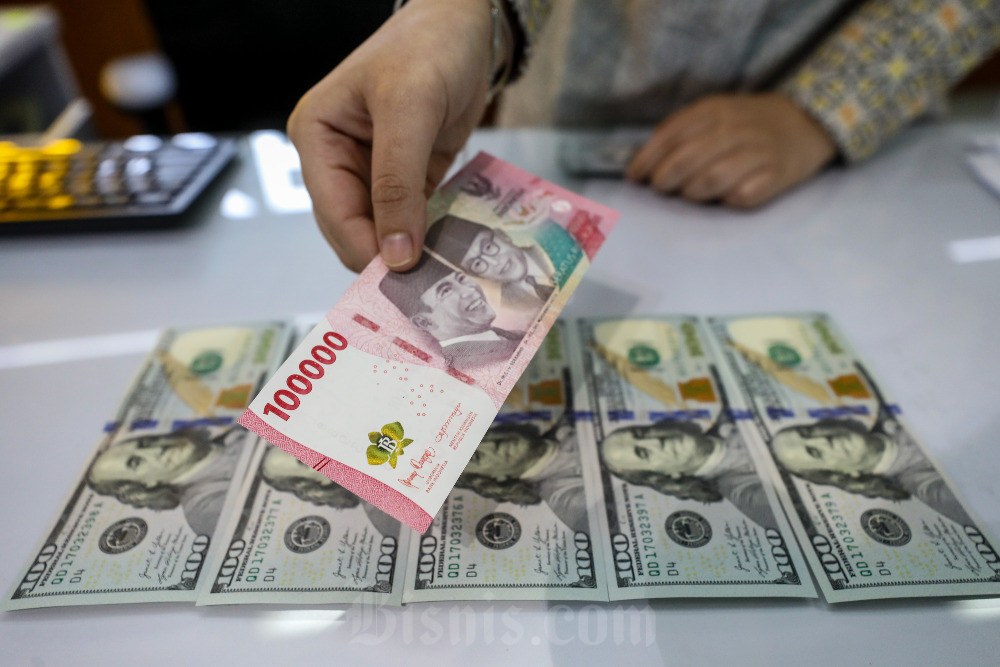 Rupiah Naik Tahan di Rp16.669 per Dolar AS pada Jumat (12/12)