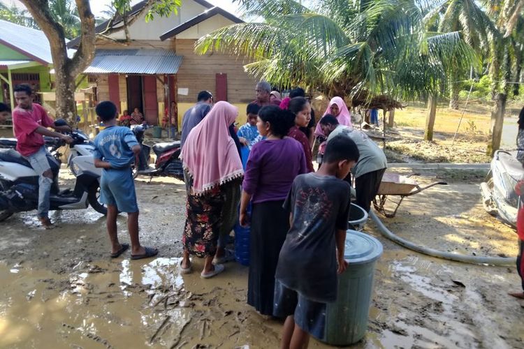 Dua Hari Perjalanan Darat, Bantuan Tiba di Aceh Tengah via Drone