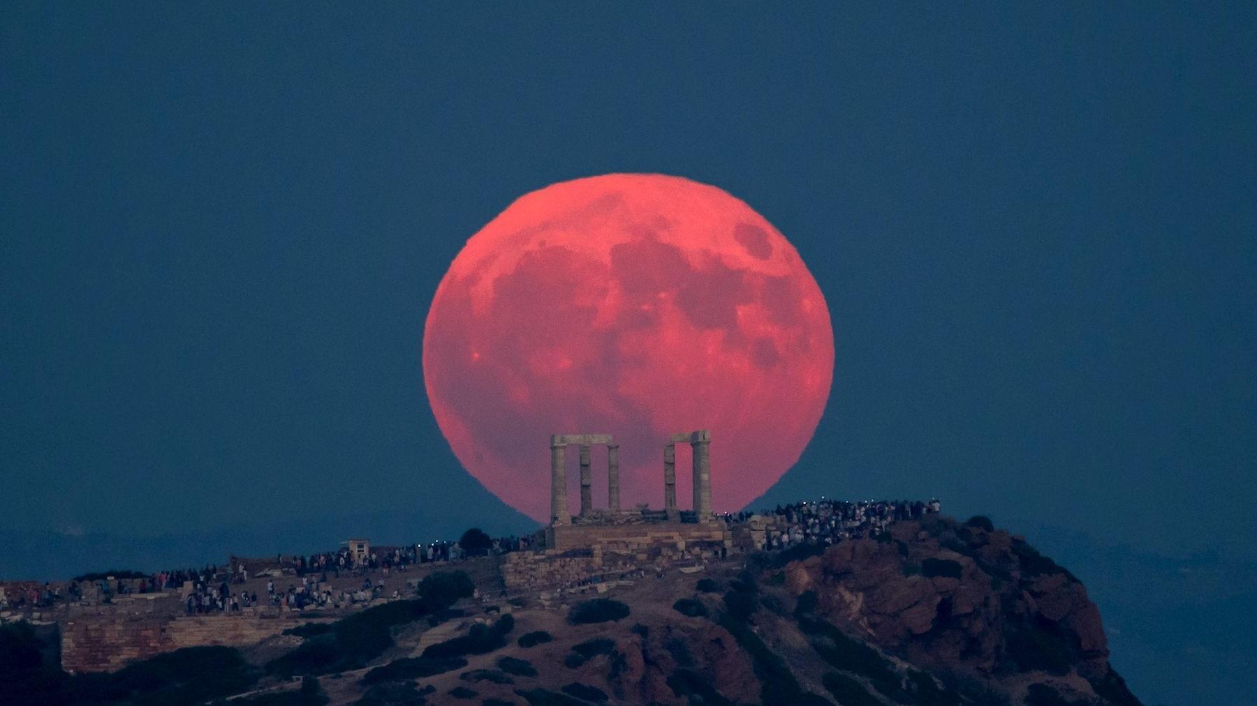 The most shocking conspiracy theories from around the globe(02)