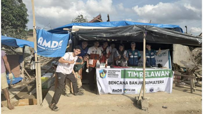 Tim Medis FK UMI Bantu Warga Terdampak Banjir Kuala Simpang Aceh