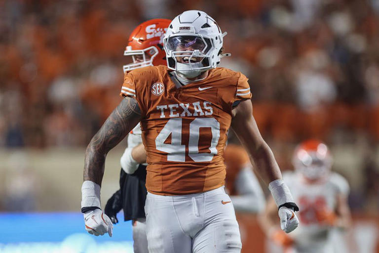 Texas edge rusher Lance Jackson named to SEC All-Freshman Team