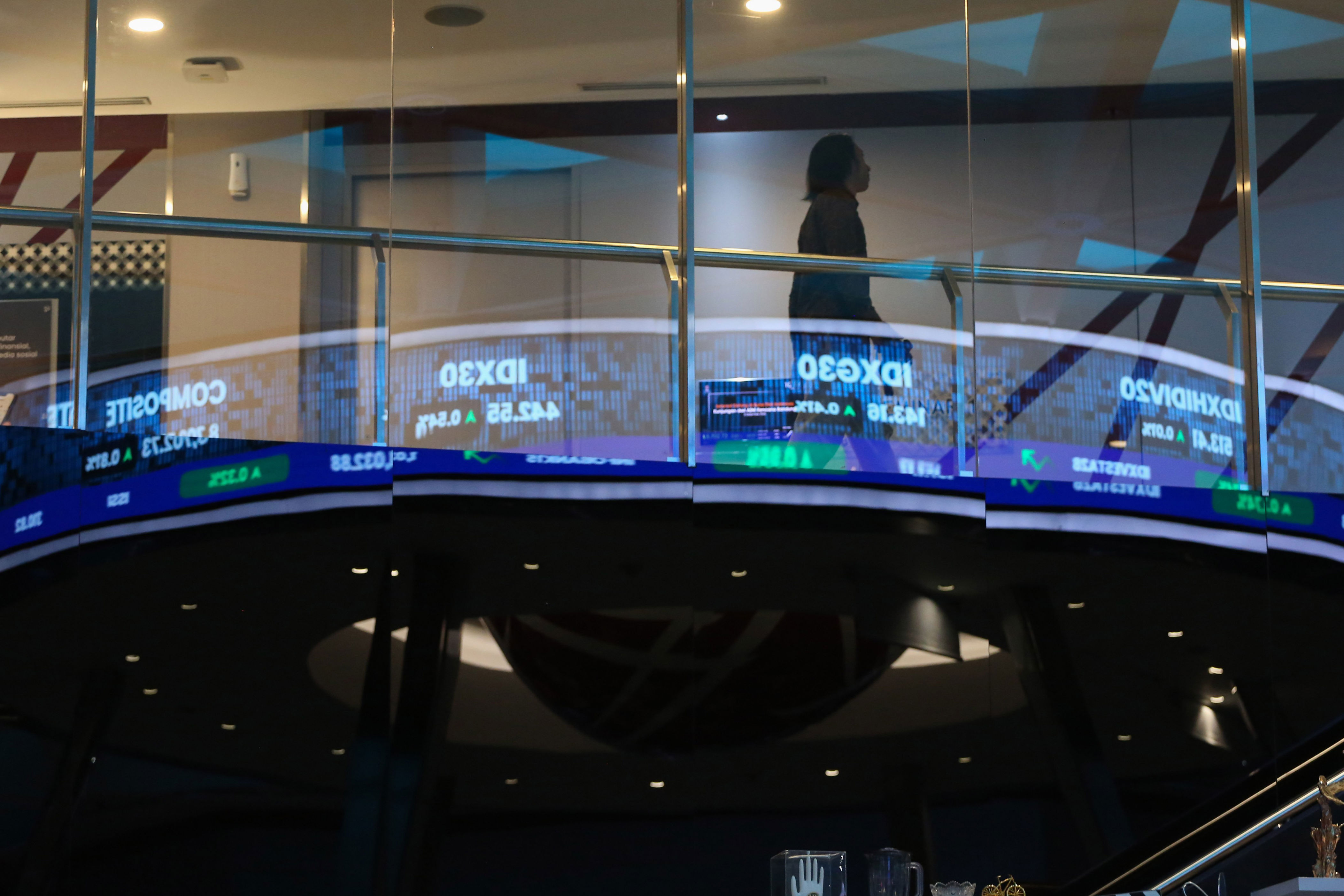 OJK: Rerata transaksi harian saham tembus rekor Rp 27 T pada Desember