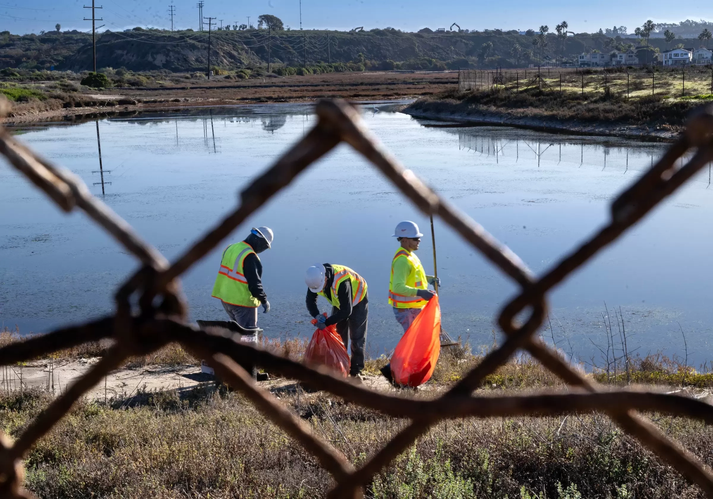 Quận Cam ra quân dẹp khu lều trại vô gia cư
