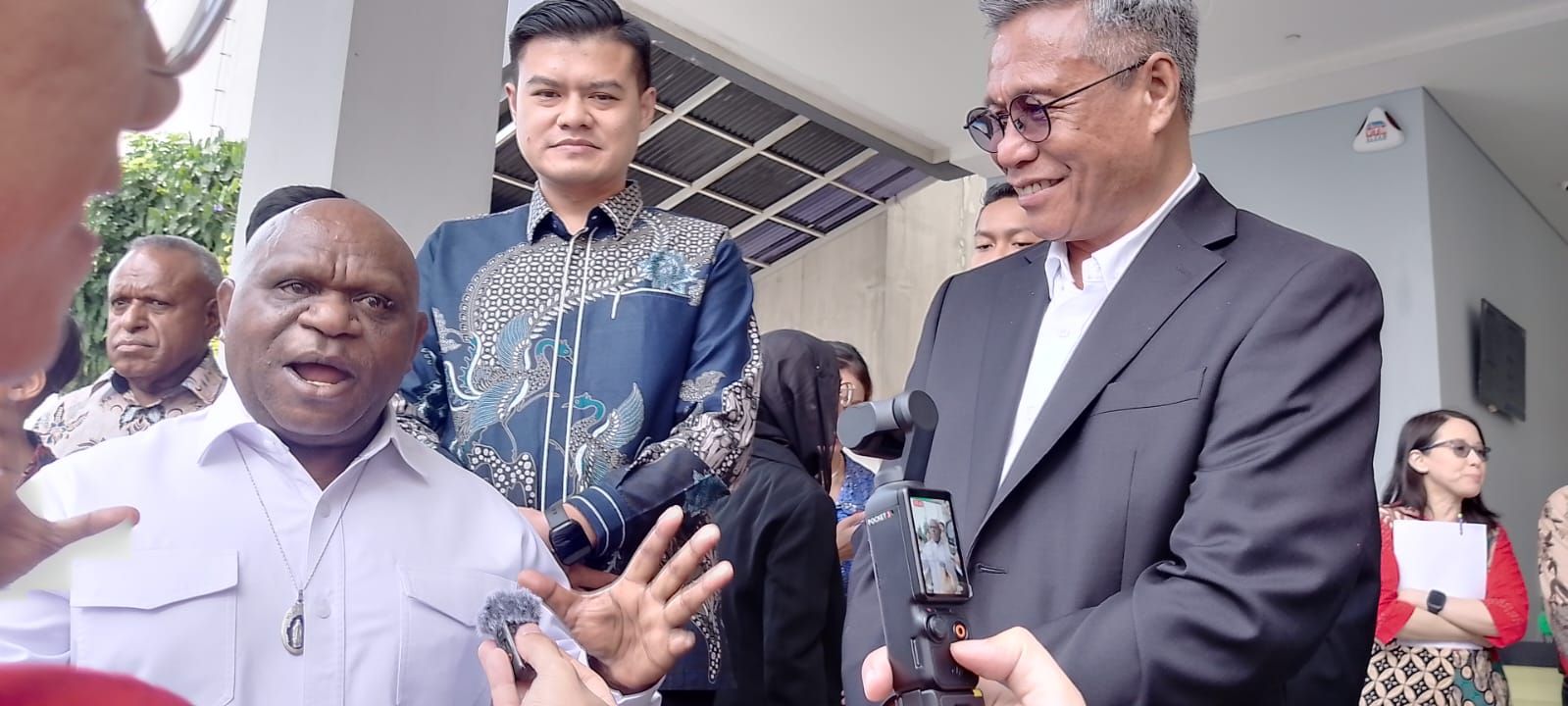 Dari Maranatha ke Seluruh Indonesia: Natalius Pigai Bangkitkan Gerakan Mahasiswa Pemimpin Kemanusiaa