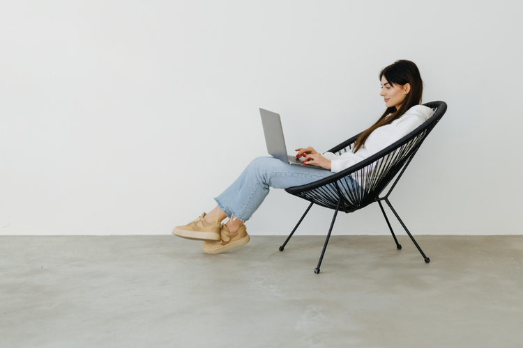 Hati-hati! 4 Bahaya Berbahaya dari Duduk Terlalu Lama, Mulai dari Obesitas hingga Kanker