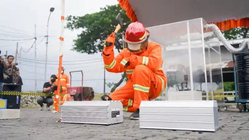 Keamanan Baterai Motor Listrik Polytron: Uji dan Teknologi Terbaik