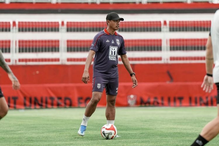 Momen Persib Bandung, Pengalaman Salampessy Diharapkan Bantu Malut United