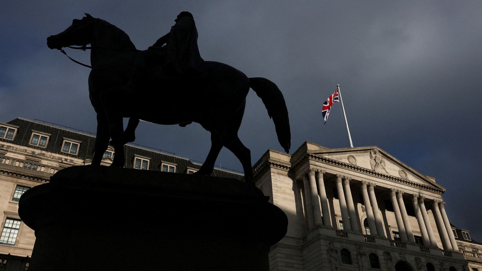 UK economy shrinks unexpectedly