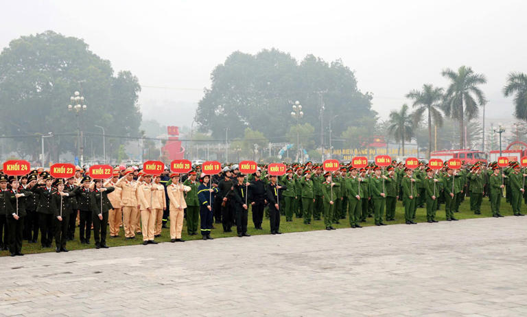 Công an Lào Cai ra quân thực hiện cao điểm tấn công trấn áp tội phạm