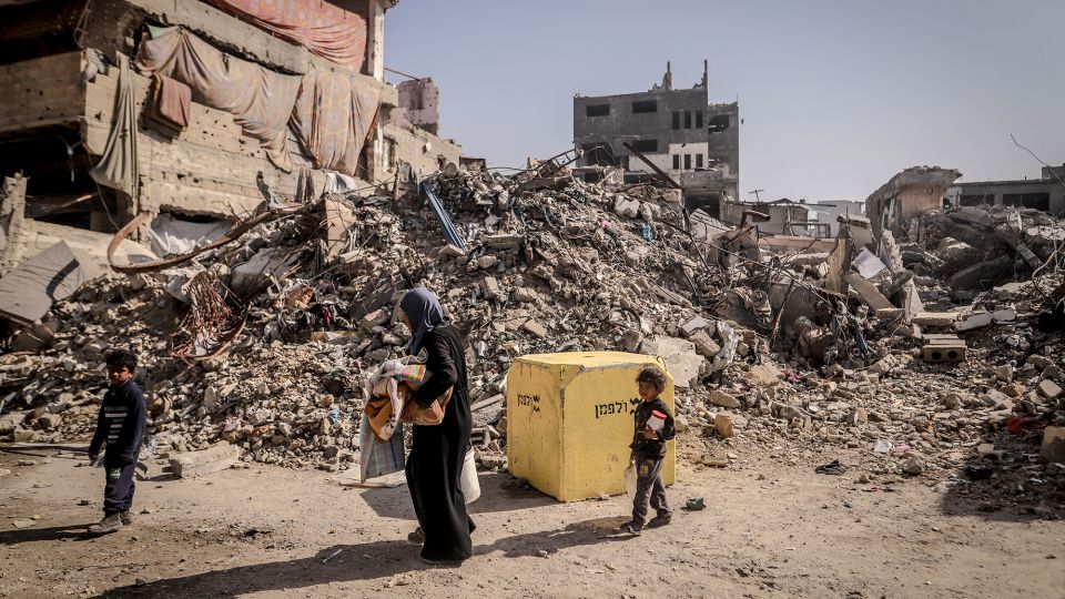 Trump determined to advance Gaza ceasefire deal as Israeli forces dig in