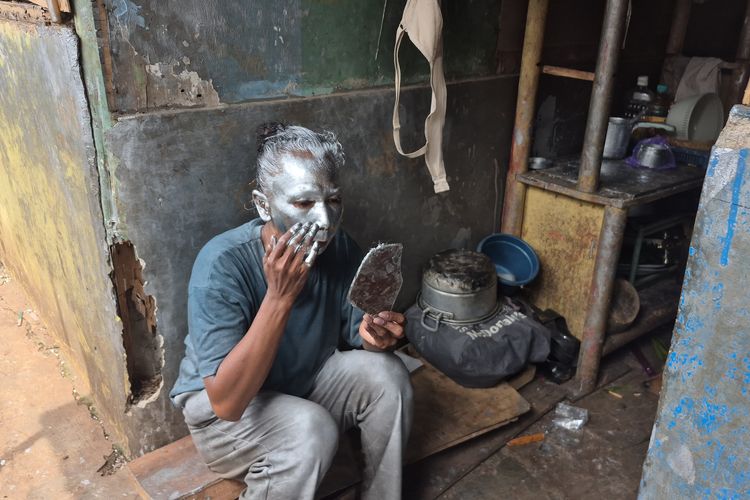 Mimpi Manusia Silver Jadi PPSU untuk Ubah Nasib Tanpa Ijazah