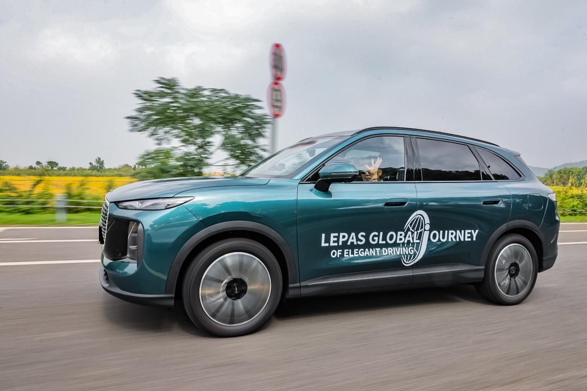 L8 Kuasai Segmen Premium