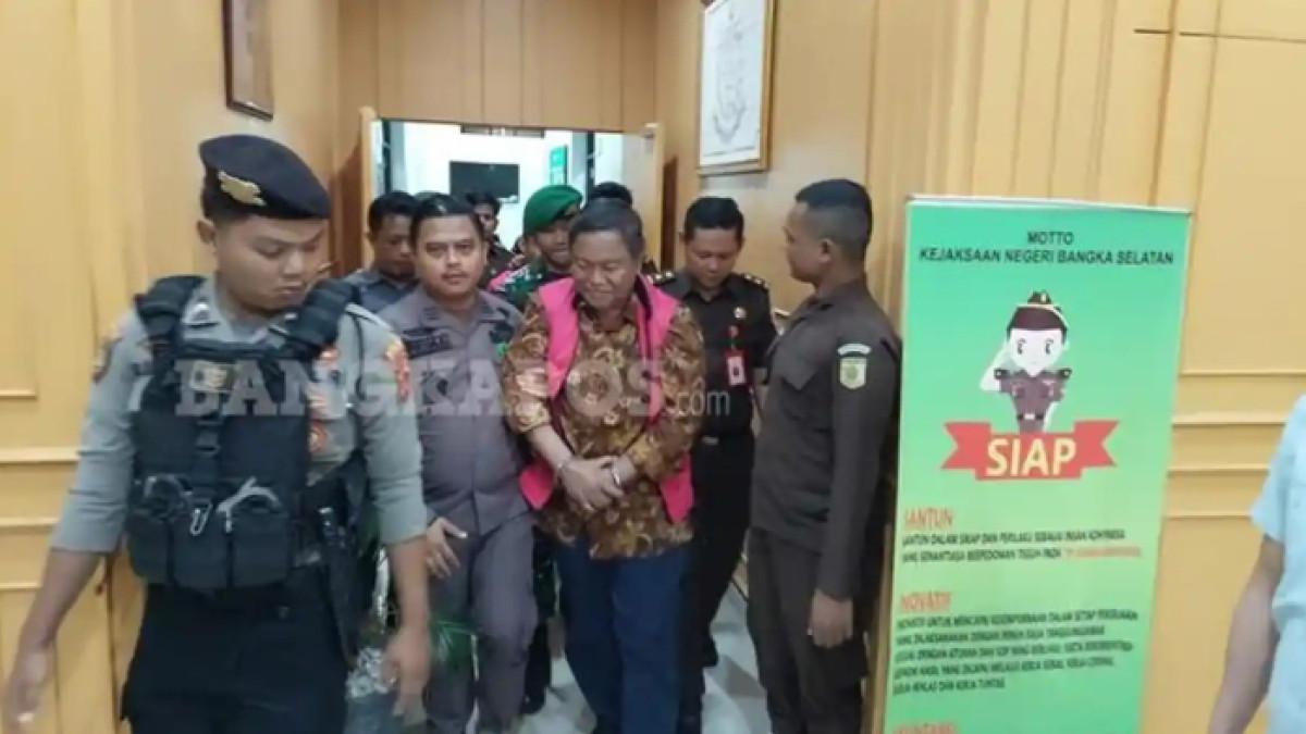 Justiar Noer, Mantan Bupati Bangka Selatan, Terlibat Kasus Suap Rp45 Miliar