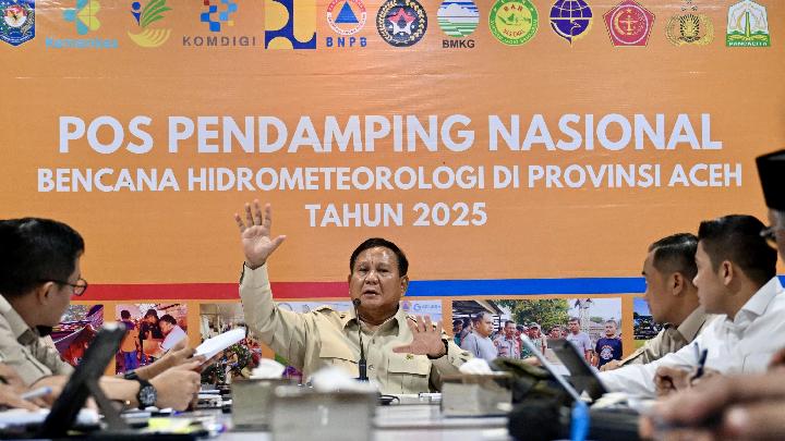 Prabowo Minta Warga Hentikan Penebangan Pohon Sembarangan
