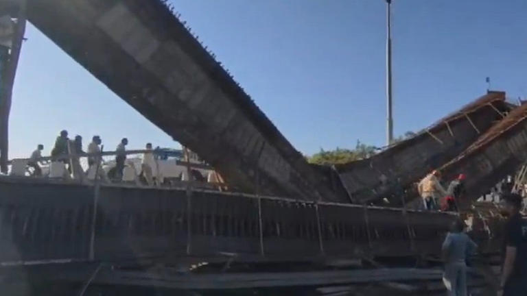 Gujarat: Under-construction bridge collapses in Valsad, 4 labourers ...