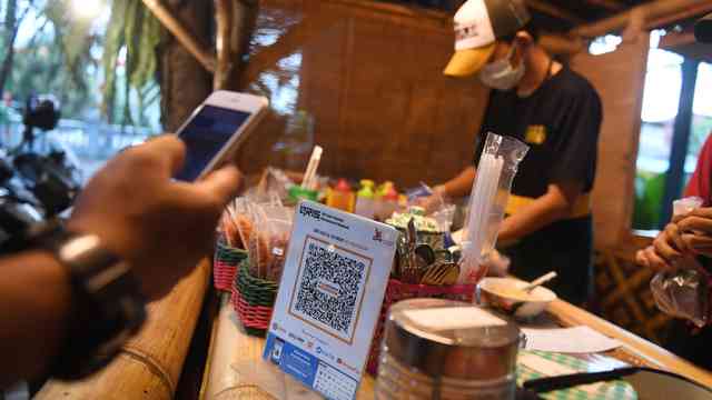Mengunci Peluang, Memperluas Pasar: Peran QRIS dalam Digitalisasi UMKM