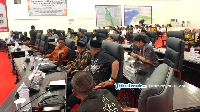 Anggota DPRD Halmahera Selatan Keluhkan Keterlambatan Gaji November 2025