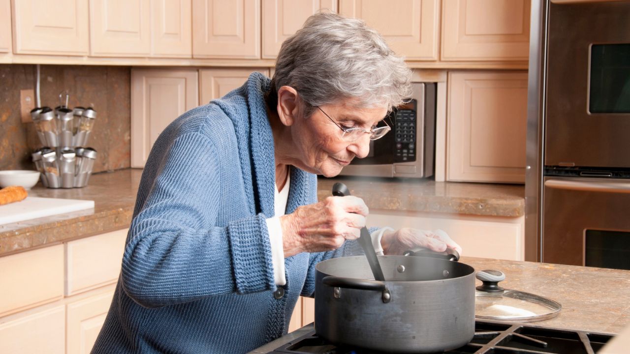 She Refuses to Eat My Food, Then Takes Over My Kitchen: DIL Suspects a ‘Power Play