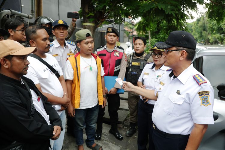 Dua Minggu, 112 Jukir Liar Surabaya Ditangkap