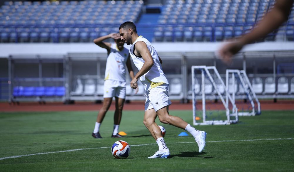 Lawan Sulit di ACL 2, Lucho Minta Persib Bermain Cerdas