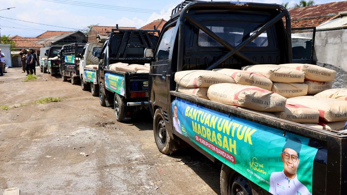 Kang Cucun Berikan Rumah Layak Huni dan Bantuan Material untuk Madrasah di Kabupaten Bandung