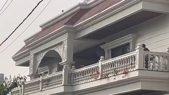 'Yeh constable ka ghar hai?': UP ex-cop's fancy Lucknow home draws ...