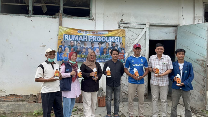 Transformasi Limbah Organik, Mahasiswa Unila Dorong Ekonomi Hijau di Krui