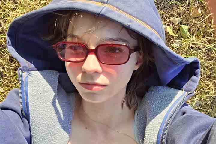 De Enid Sinclair a Estrela Global: A Ascensão Meteórica de Emma Myers