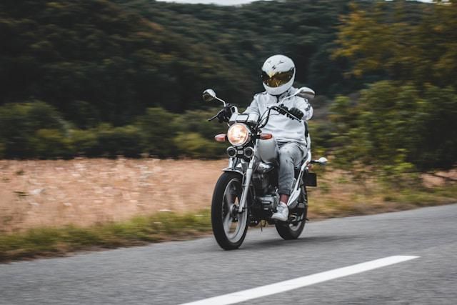 5 Alasan Mengapa Kita Jarang Mabuk Saat Naik Motor